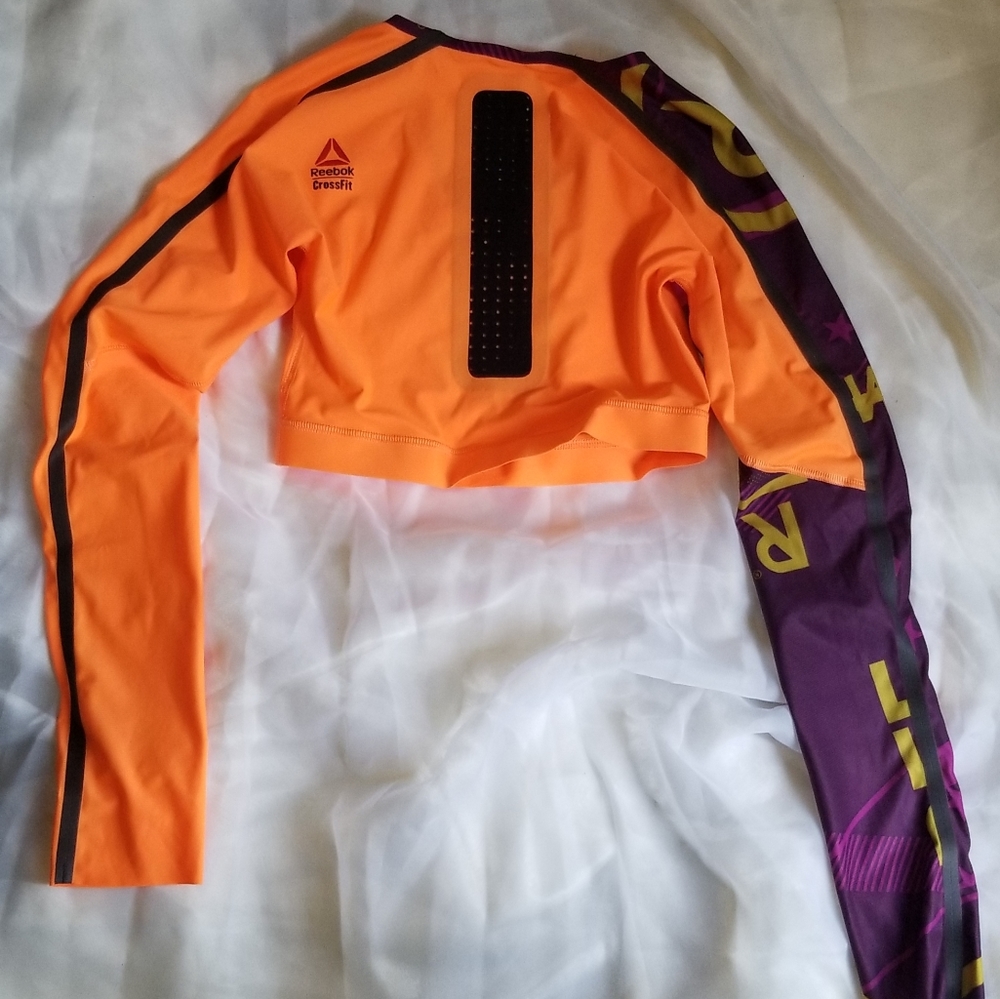 ♥️🎱 3/$30 Reebok crossfit crop top